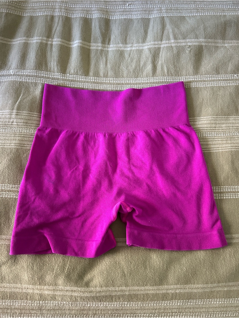 High-Waist Women’s Bike Shorts in Vibrant Fuchsia